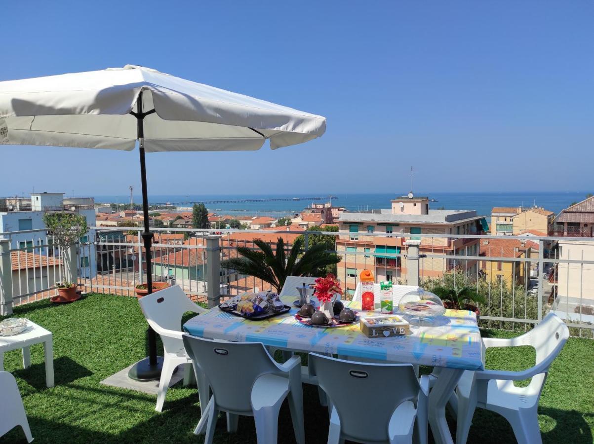 Ferienwohnung La Terrazza Falconara Marittima Exterior foto