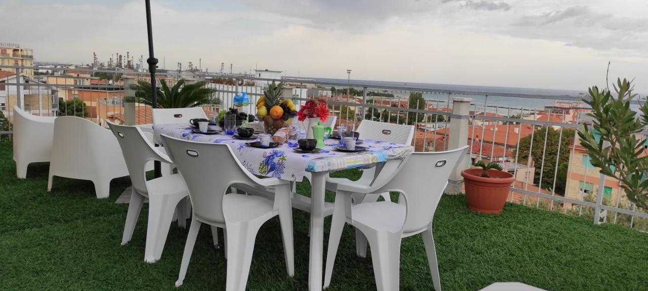 Ferienwohnung La Terrazza Falconara Marittima Exterior foto