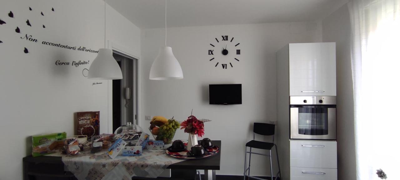 Ferienwohnung La Terrazza Falconara Marittima Exterior foto