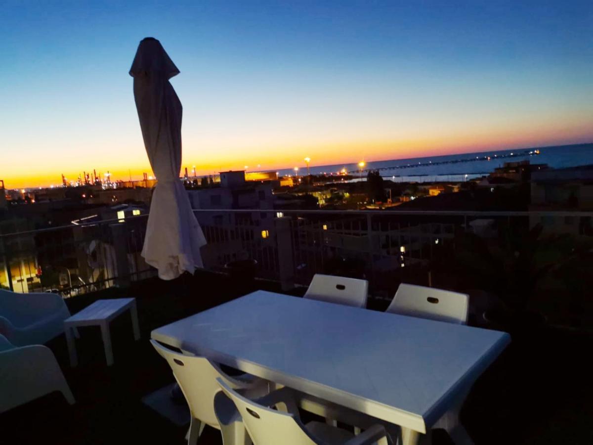 Ferienwohnung La Terrazza Falconara Marittima Exterior foto
